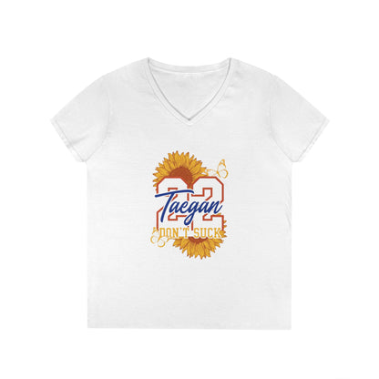 Gildan 5V00L v-neck shirt (Taegan)